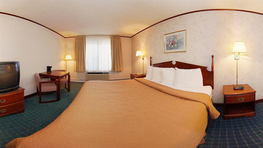 Quality Inn Of Гейлорд Екстериор снимка